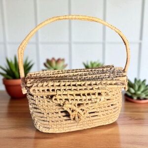 VTG Wicker Purse - Handbag- Palm Leaf Storage Chest Storage Basket beach